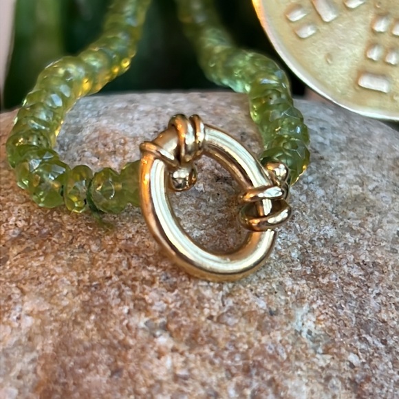 18 karat gold and peridot necklace - Picture 4 of 12